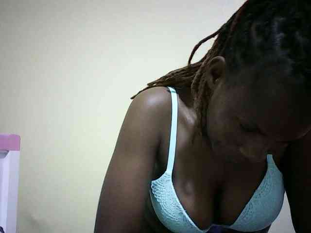 Pierra77 webcam