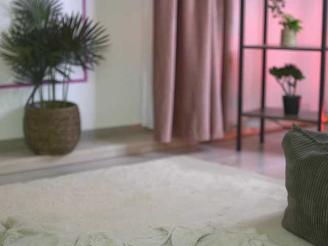 ellacandy's BongaCams show and profile