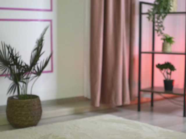 ellacandy's BongaCams show and profile