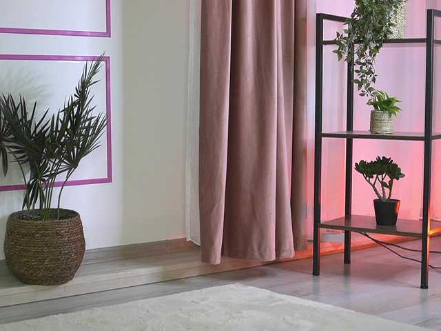 ellacandy's BongaCams show and profile