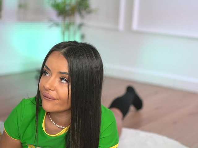 ellacandy's BongaCams show and profile