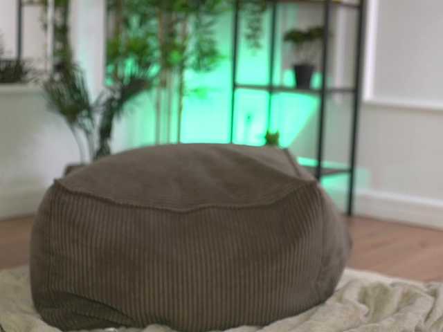 ellacandy's BongaCams show and profile