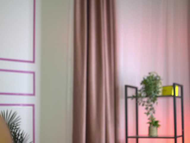 ellacandy's BongaCams show and profile