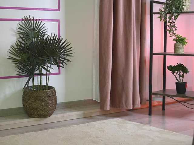 ellacandy's BongaCams show and profile