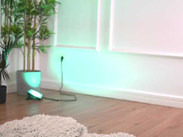 ellacandy's BongaCams show and profile