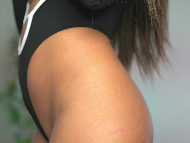 ellacandy's BongaCams show and profile