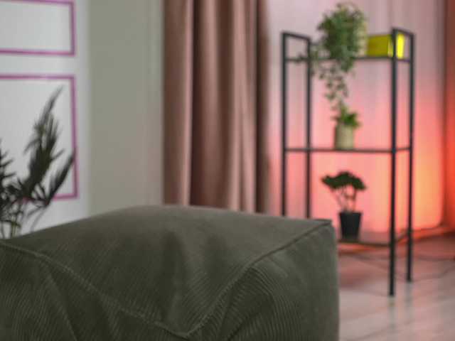 ellacandy's BongaCams show and profile