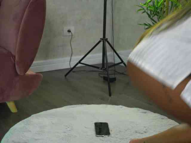 SashaPariss webcam