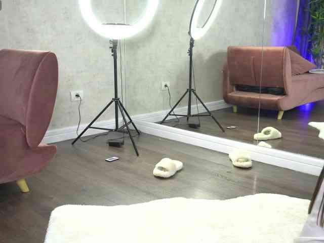 SashaPariss webcam