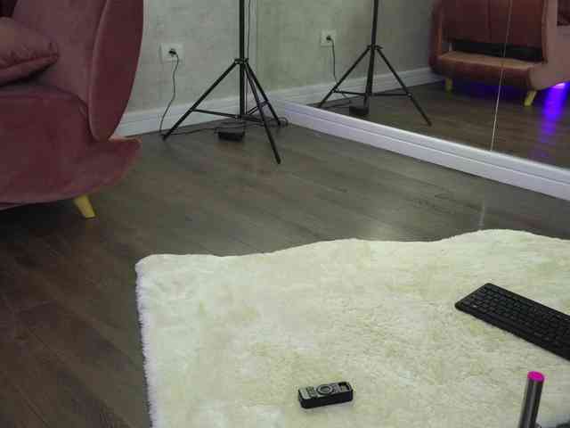 SashaPariss webcam