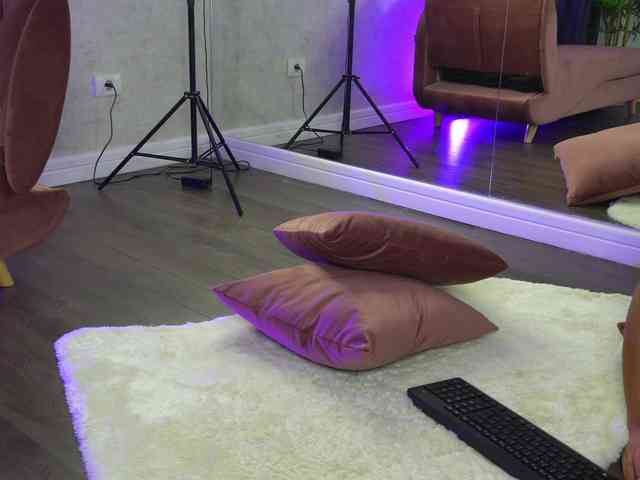 SashaPariss webcam