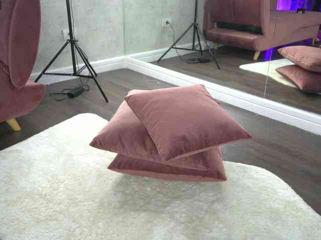SashaPariss webcam