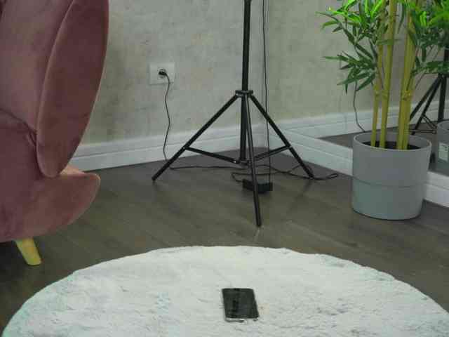 SashaPariss webcam