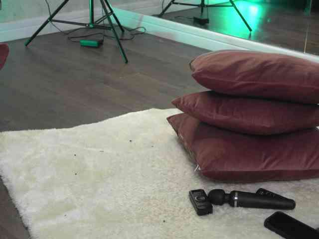 SashaPariss webcam