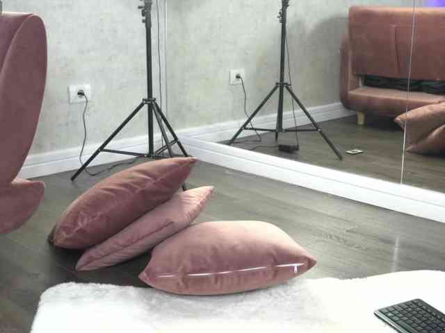 SashaPariss webcam