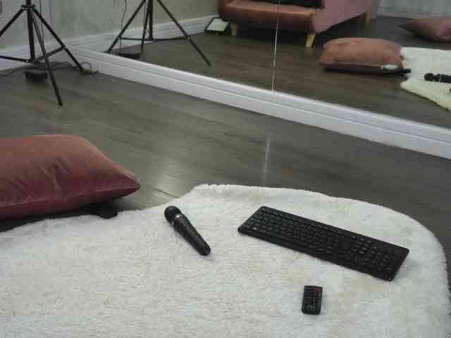 SashaPariss webcam