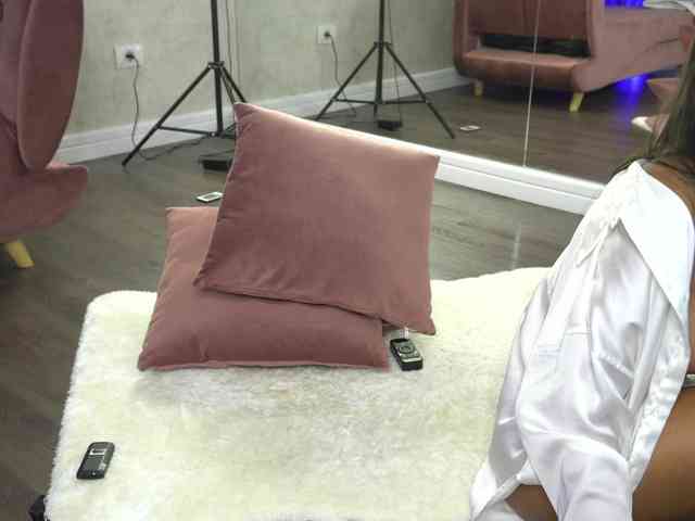 SashaPariss webcam