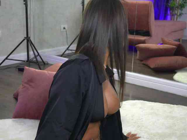 SashaPariss webcam