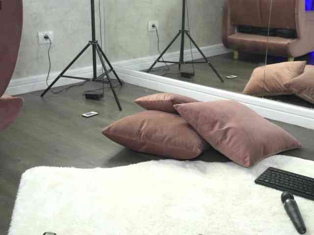 SashaPariss webcam