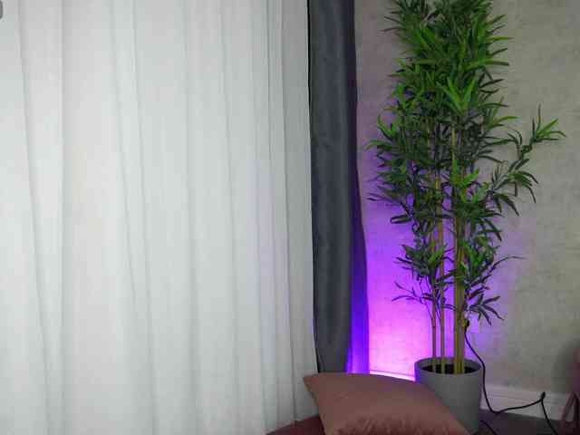 SashaPariss webcam