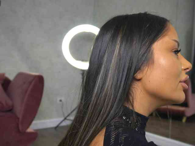 SashaPariss webcam