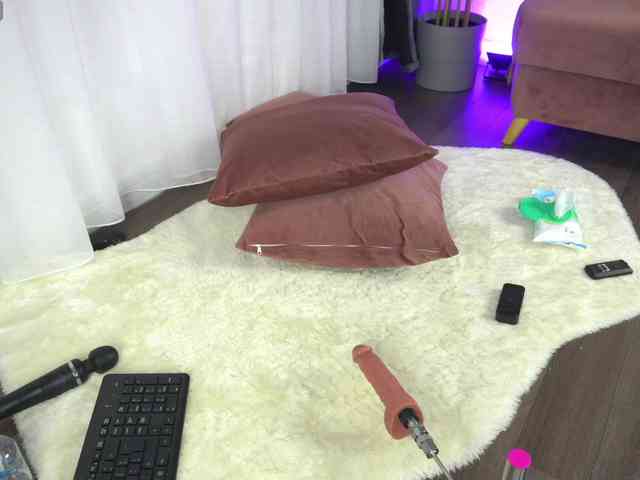 SashaPariss webcam