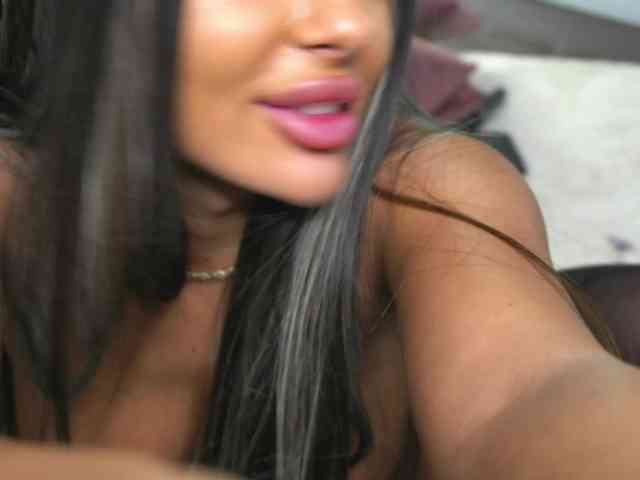 SashaPariss webcam