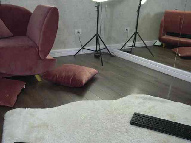 SashaPariss webcam