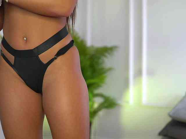 SashaPariss webcam