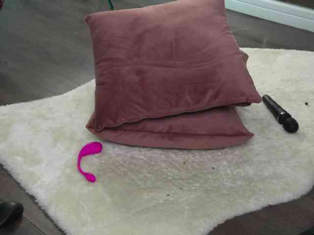 SashaPariss webcam