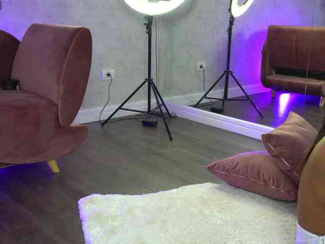 SashaPariss webcam