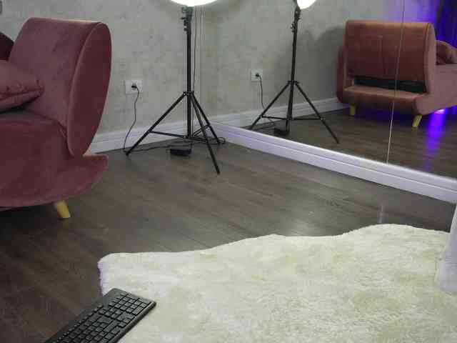 SashaPariss webcam