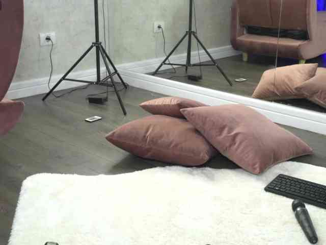 SashaPariss webcam