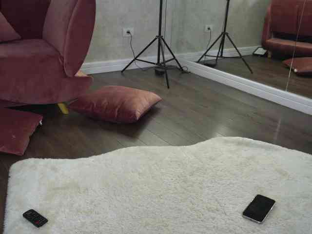 SashaPariss webcam