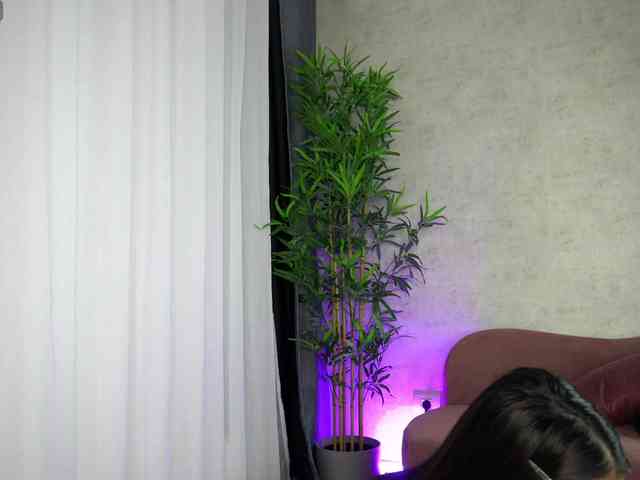 SashaPariss webcam