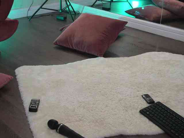 SashaPariss webcam