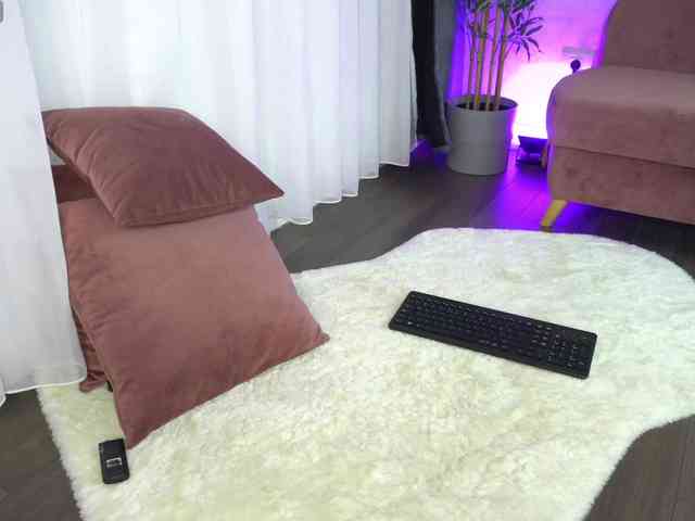 SashaPariss webcam