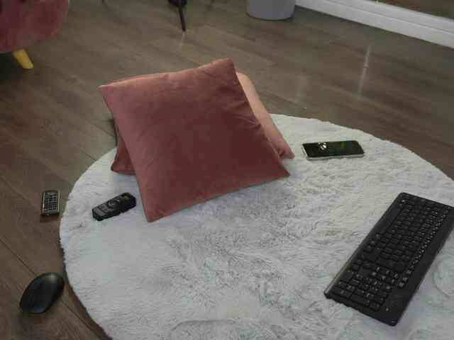 SashaPariss webcam
