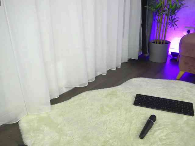 SashaPariss webcam