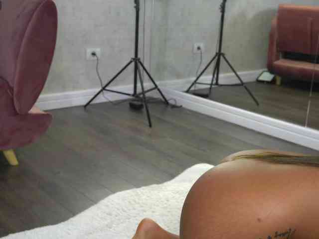 SashaPariss webcam