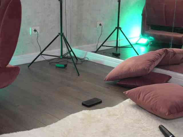 SashaPariss webcam