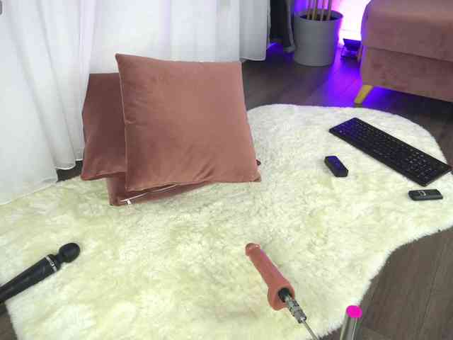SashaPariss webcam