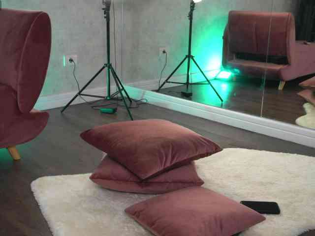 SashaPariss webcam