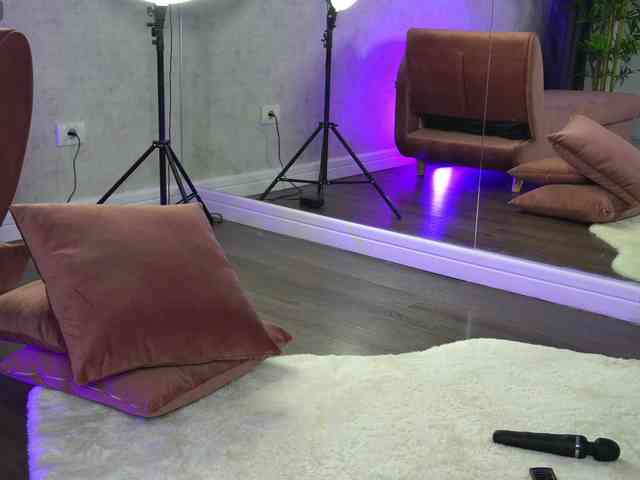 SashaPariss webcam