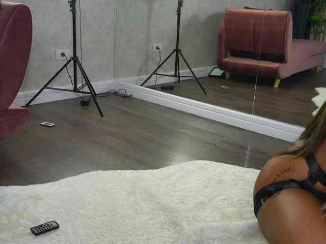 SashaPariss webcam