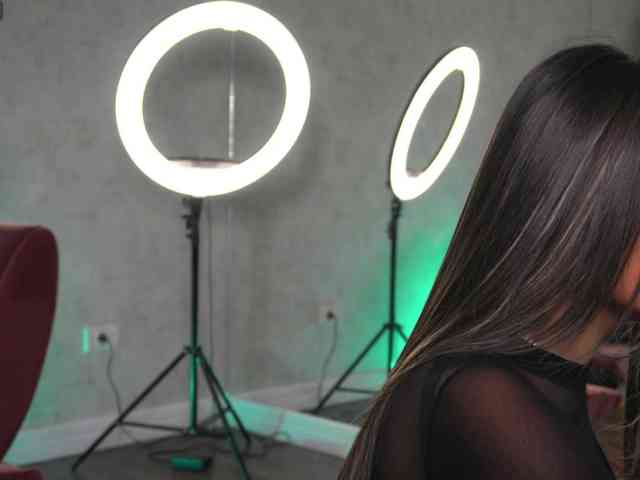 SashaPariss webcam