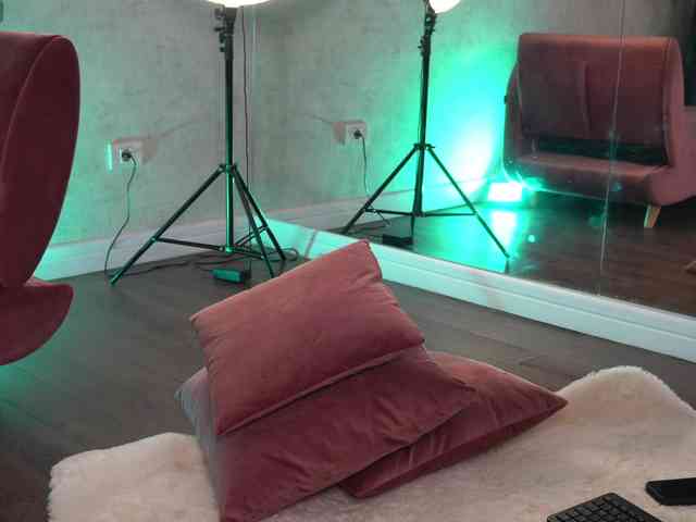 SashaPariss webcam