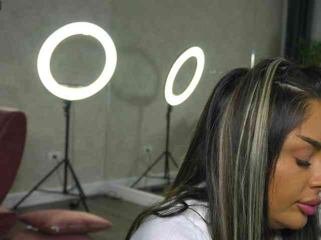 SashaPariss webcam