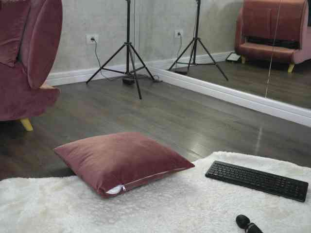 SashaPariss webcam