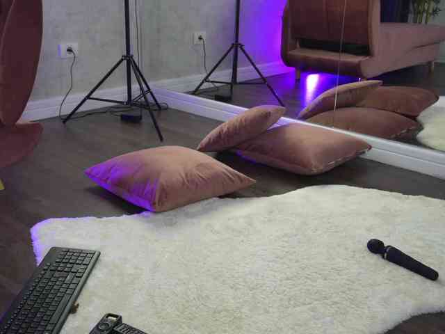 SashaPariss webcam